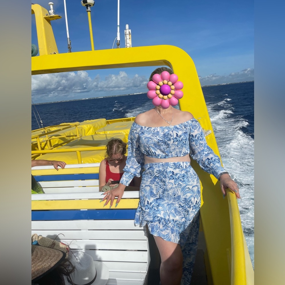 FASHION NOVA CROP TOP & Ruffle Skirt Set - Picture 4 of 11